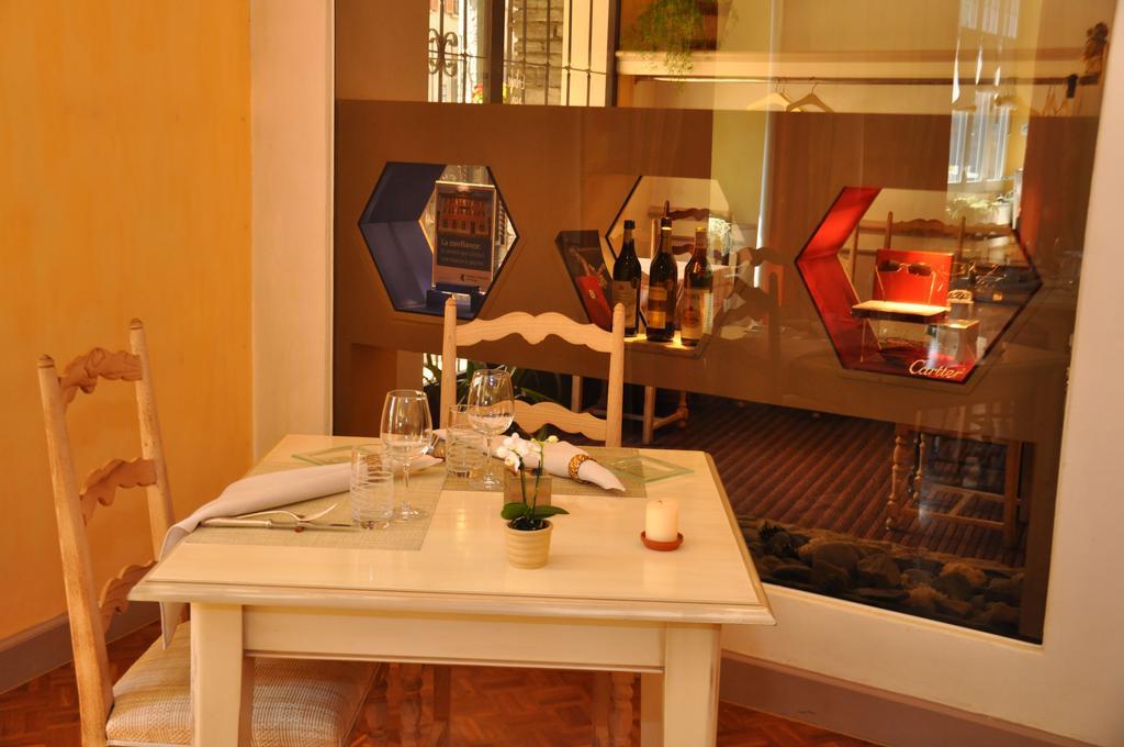 Hotel-Restaurant De La Tour Bagian luar foto
